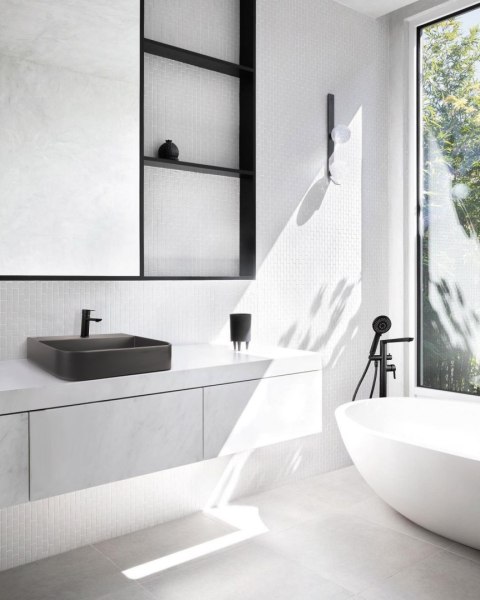 Bateria wannowa wolnostojąca z zestawem prysznicowym