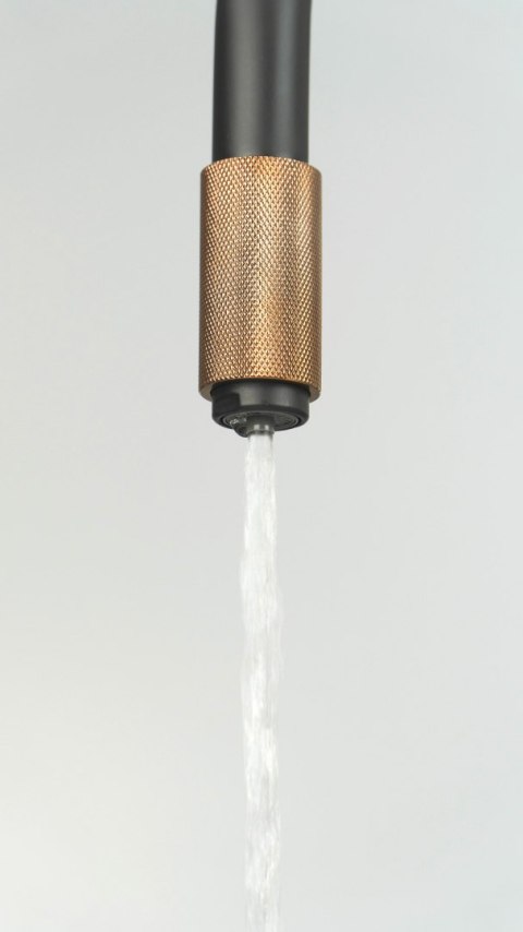 Bateria kuchenna z podłączeniem do filtra wody